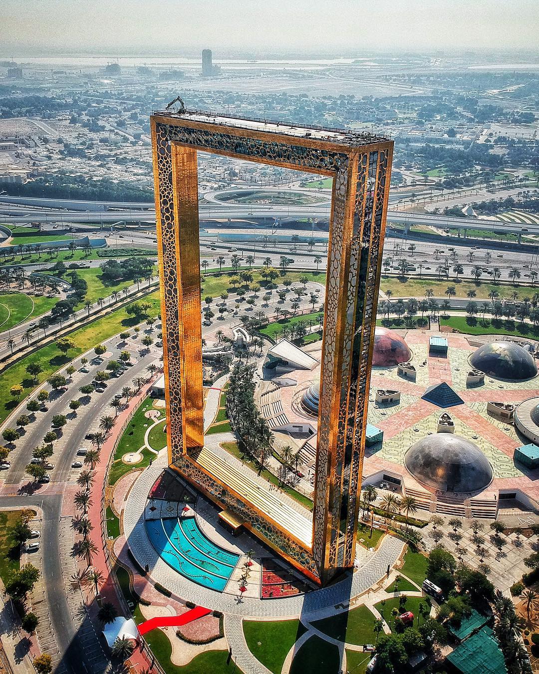 Dubai-Frame-moss-and-fog-6.jpg